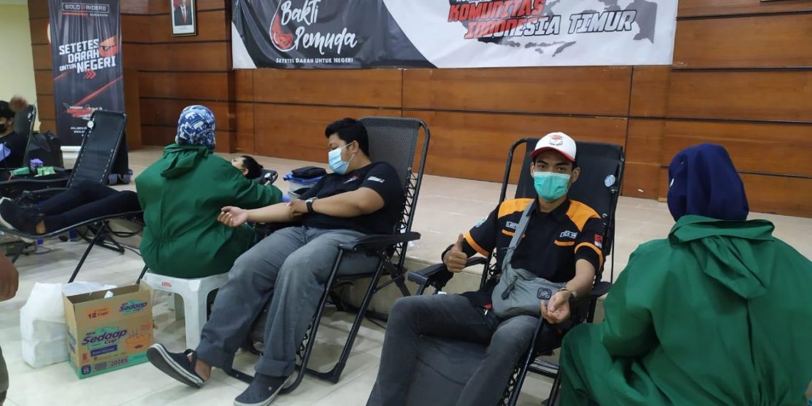 Belasan Klub Motor Surabaya Donor Darah Serentak