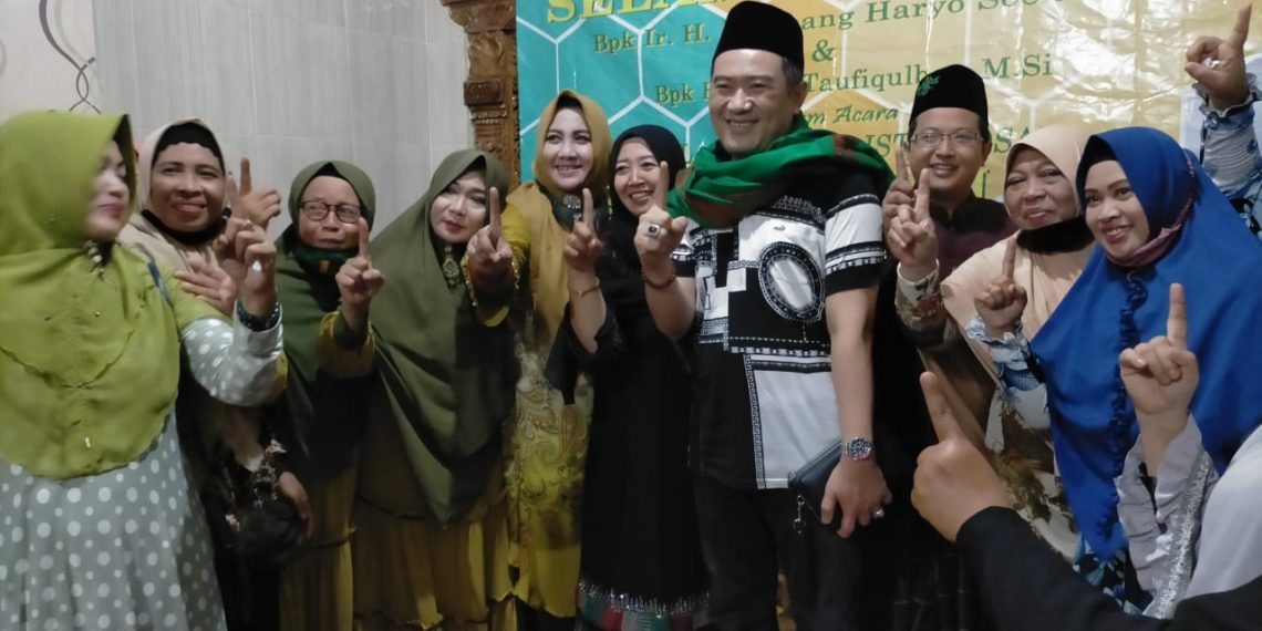 Kiai dan Nyai Kampung Sedati Dukung Penuh BHS-Taufiqulbar
