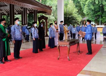 Pj Bupati Sidoarjo Ambil Sumpah 506 PNS Baru