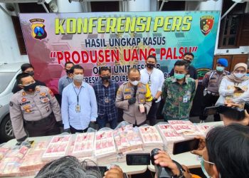 Polisi Surabaya Bongkar Komplotan Pengedar Upal Rp 16 Miliar