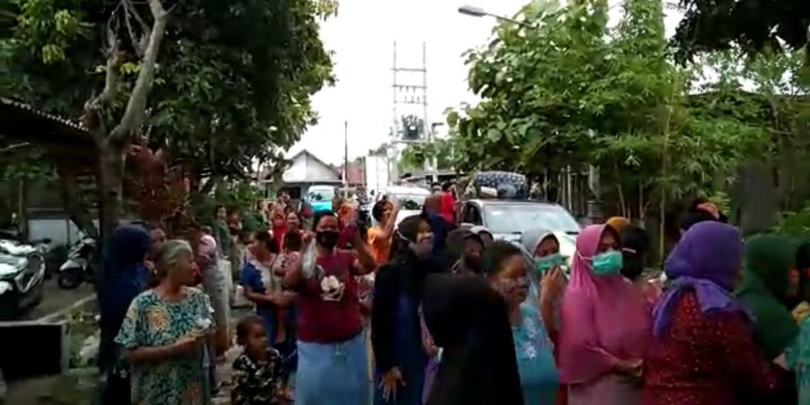 Sehatkan Masyarakat, Cawabup Taufiqulbar Bagikan 45 Ton Ikan Bandeng Gratis ke Warga 18 Kecamatan