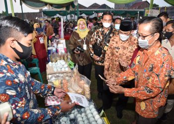 Pj Bupati Hudiyono Buka Festival Usaha Mikro Transaksi Non Tunai