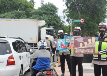 Polwan Sidoarjo Ajak Nyoblos dan Patuhi Prokes