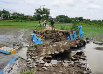 Dua Jembatan di Mojokerto Putus Diterjang Banjir