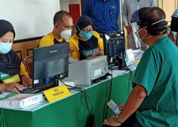 Surabaya Mulai Gelar Vaksinasi Covid-19 Nakes Lansia