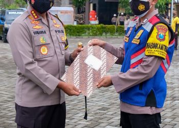 Kapolresta Sidoarjo Apresiasi Bhabinkamtibmas Berikan Mobil Pribadi Jadi Ambulans