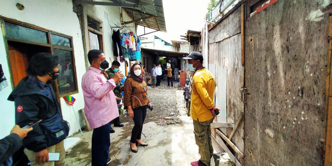 Komisi A DPRD Surabaya Tinjau Gubuk Reyot Anak Lumpuh