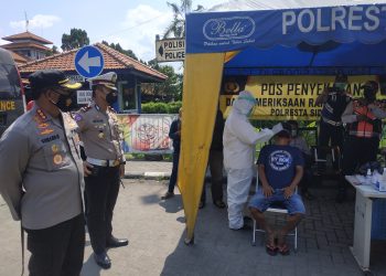 Libur Imlek, Warga Luar Kota Rapid Tes Di Perbatasan Sidoarjo