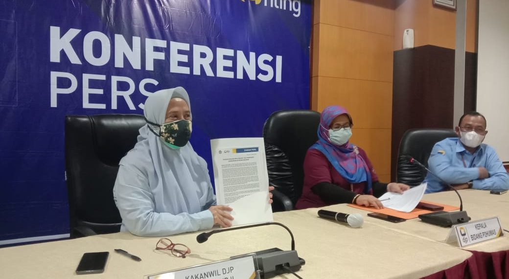 Rugikan Negara Rp 2,6 M, Tiga Tersangka Pengguna Faktur Palsu Diserahkan Kejari Sidoarjo