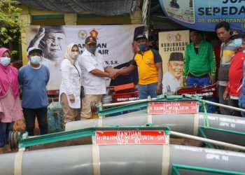 Anggota DPR H Rahmat Muhajirin Bantu Pompa Air  Korban Banjir Sidoarjo