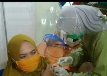 Ratusan Pedagang Kota Pasuruan Antusias Divaksin Sinovac