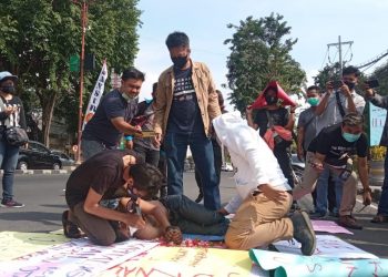 Wartawan Sidoarjo dan Surabaya Tuntut Polisi Usut Kekerasan Terhadap Jurnalis Tempo