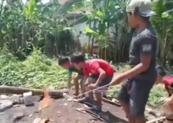 Ngabuburit Puasa, Bocah Mainan Meriam Bambu