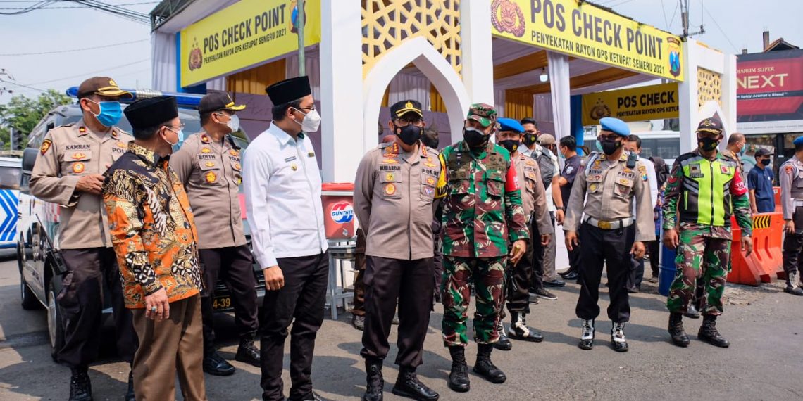 Forkopimda Sidoarjo Cek Penyekatan Mudik, 50 Kendaraan Putar Balik
