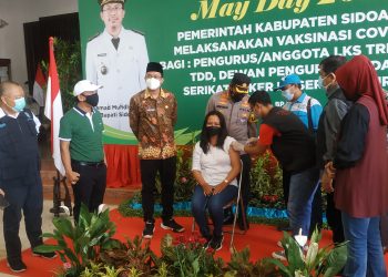 May Day, Ratusan Buruh Sidoarjo Suntik Vaksin Covid-19