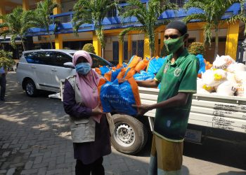 Smamda Bagikan 238 Sembako dan Parcel Lebaran Ke Warga Sidowayah