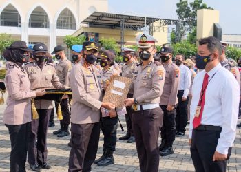 Kapolresta Sidoarjo Apresiasi Prestasi Personel dan Saksi Pengeroyokan Anggota TNI