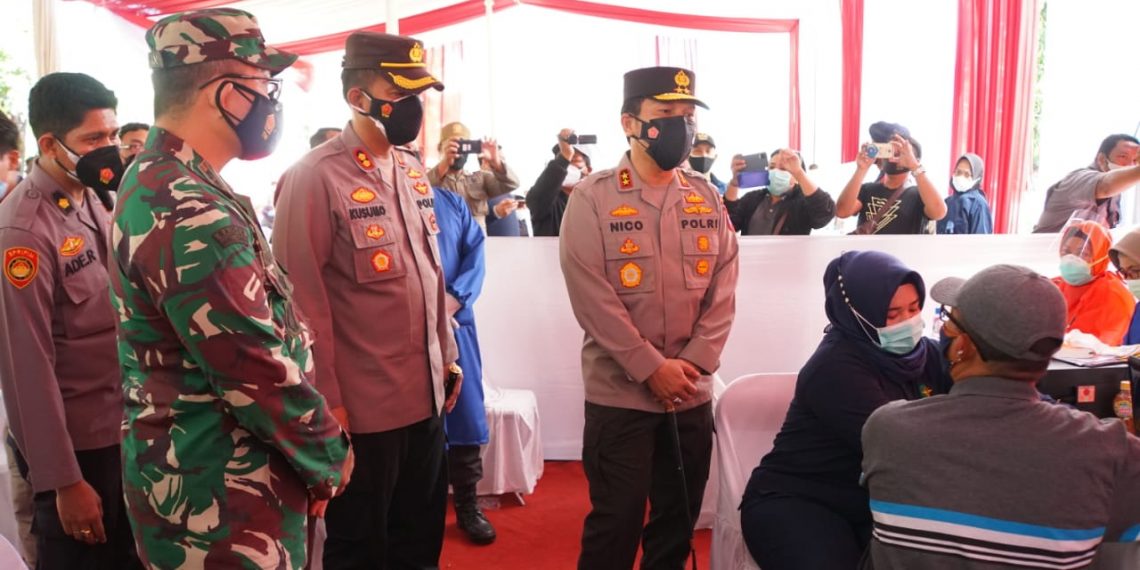 Ribuan Warga Sidoarjo Ikuti Serbuan Vaksinasi Nasional TNI-Polri