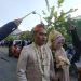 Pertama di Indonesia, Sambut  Pasangan Pengantin Jawa Dengan Upacara Keris Pora