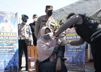 Polresta Sidoarjo Gelar Vaksinasi Covid-19 Door to Door