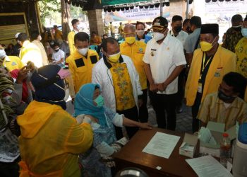DPD Partai Golkar Sidoarjo Vaksinasi 500 Kader