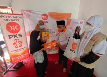 Bagi Paket Nutrisi, PKS Jatim Ingin Ceriakan Anak Indonesia di Tengah Pandemi
