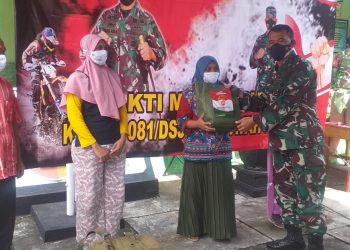 Naik Trail, Danrem 081 DSJ Serahkan Bansos ke Masyarakat Terpencil Blitar
