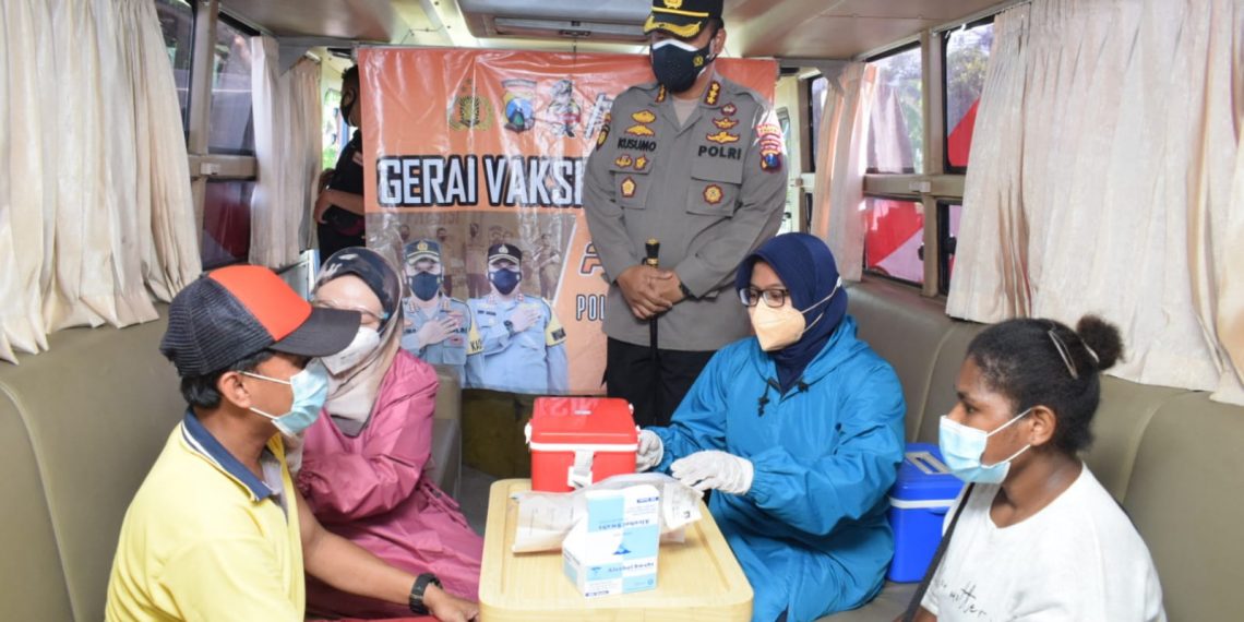 Polresta Sidoarjo Vaksinasi 500 Pelaku UMKM Kuliner