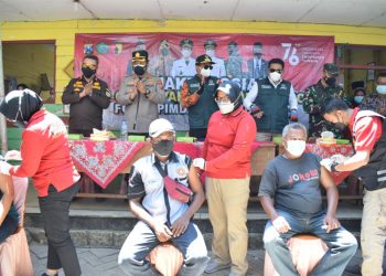 Forkopimda Sidoarjo Vaksinasi Warga Dusun Terpencil