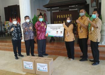 BPJS Kesehatan Sidoarjo Bantu Paket Vitamin Warga Isoman