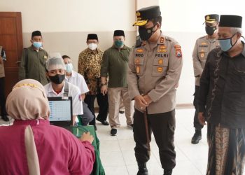 Kejar Target 70 Persen, Polda Jatim Akselerasi Vaksinasi di Lembaga Pendidikan