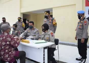 Polresta Sidoarjo Salurkan Bantuan Tunai 3.500 PKL dan Warung