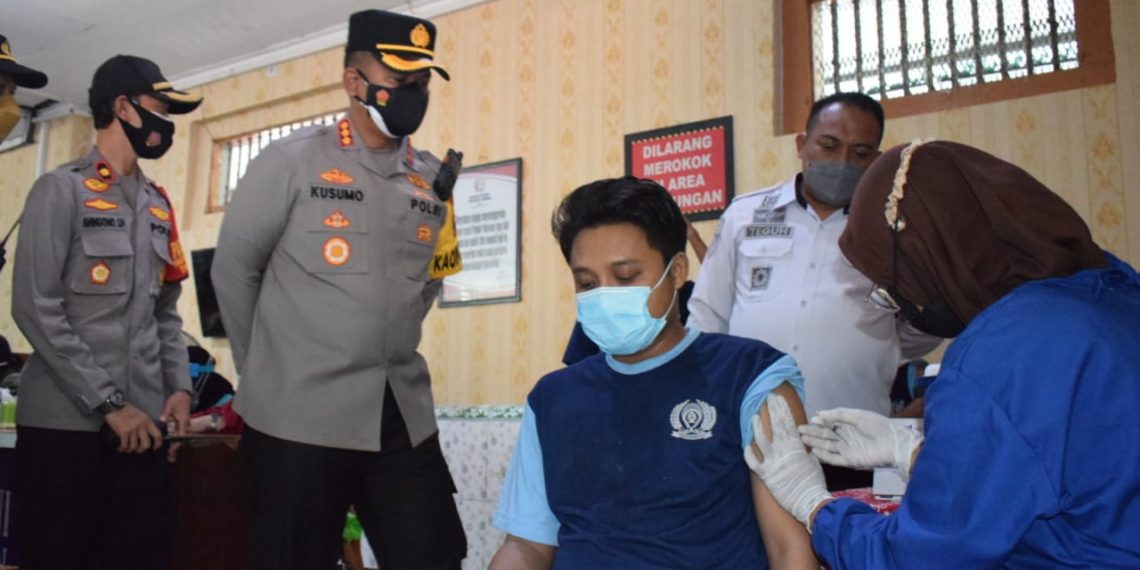 Sebanyak 1.156 Napi Lapas  Sidoarjo Disuntik Vaksin Covid-19