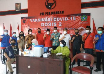 Bupati Gus Muhdlor Tinjau Vaksinasi PDIP Sidoarjo