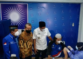 Bupati Gus Muhdlor Tinjau Vaksinasi DPD PAN Sidoarjo