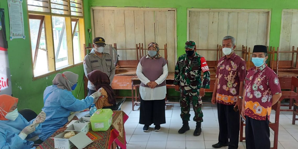 Antusiasme Pelajar SMPN Kabupaten Pasuruan Divaksin Sangat Tinggi