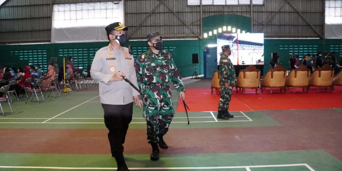 Forkopimda Sidoarjo Sukseskan Serbuan Vaksinasi 10.000 Sasaran