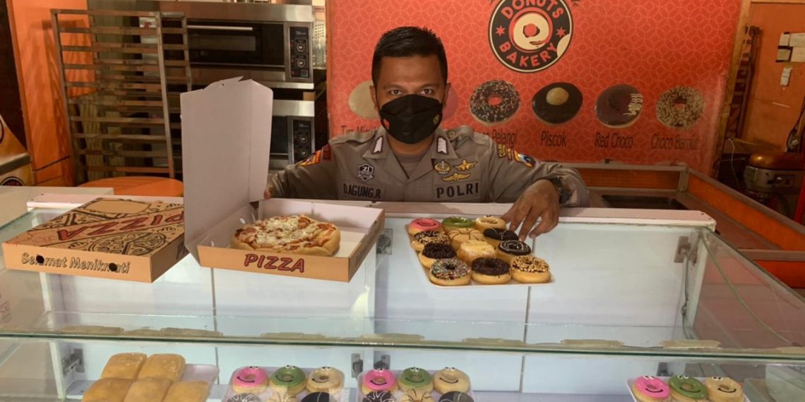 Piawai Bikin Donat, Seorang Polisi Sidoarjo Geluti Wirausaha Kuliner