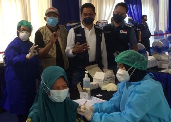 PT Bandell Lighting Gelar Vaksinasi dan Bagi Sembako 550 Masyarakat