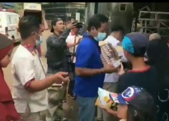 Anggota DPRD Sidoarjo Hj Mimik Idayana Salurkan Bantuan Korban Banjir Bandang Kota Batu