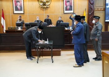 Genjot PAD, DPRD Sidoarjo Sahkan Perda Pajak Online