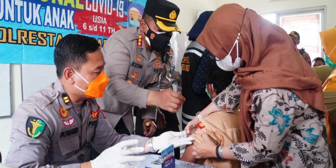 Kapolresta Sidoarjo Pantau Vaksinasi Anak SLB-B Dharma Wanita