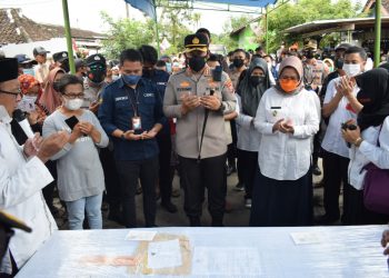 Satu Jenazah PMI Tenggelam di Perairan Malaysia Asal Lumajang Diserahkan Ke Keluarga