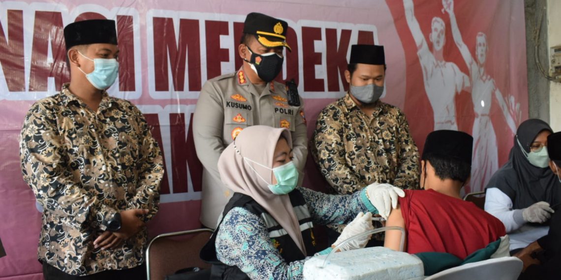Kapolresta Sidoarjo Ikuti Zoom Meeting Vaksinasi Merdeka