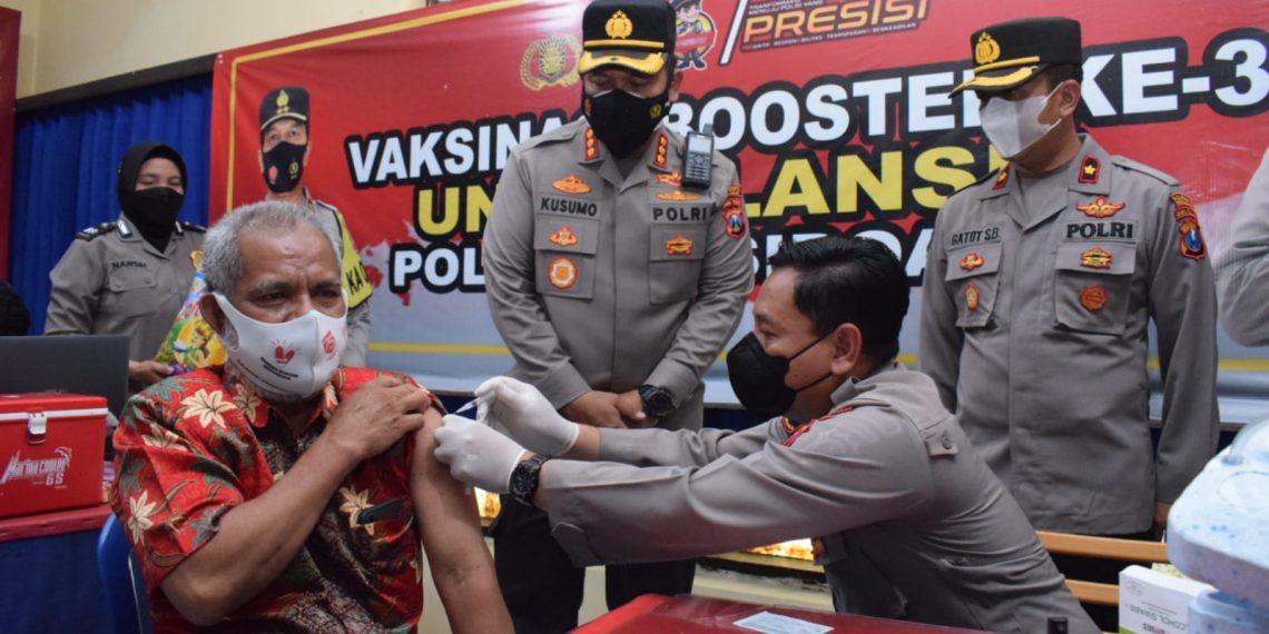 Kapolresta Sidoarjo Pantau Vaksinasi Booster Lansia