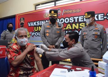 Kapolresta Sidoarjo Pantau Vaksinasi Booster Lansia
