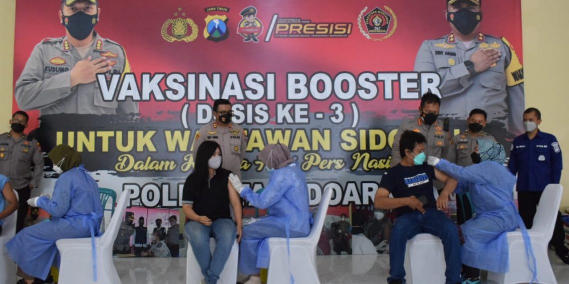 Polresta Sidoarjo Gelar Vaksinasi Booster untuk Wartawan