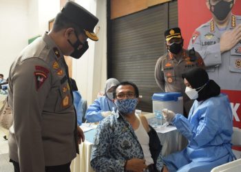 Wakapolda Jatim di Sidoarjo Ikuti Zoom Meeting Presiden Terkait Percepatan Vaksinasi