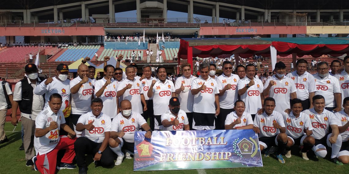 Gelar Tanding Sepak Bola Persahabatan, Tim Partai Gerindra Kalahkan SIWO PWI Jatim 3-1