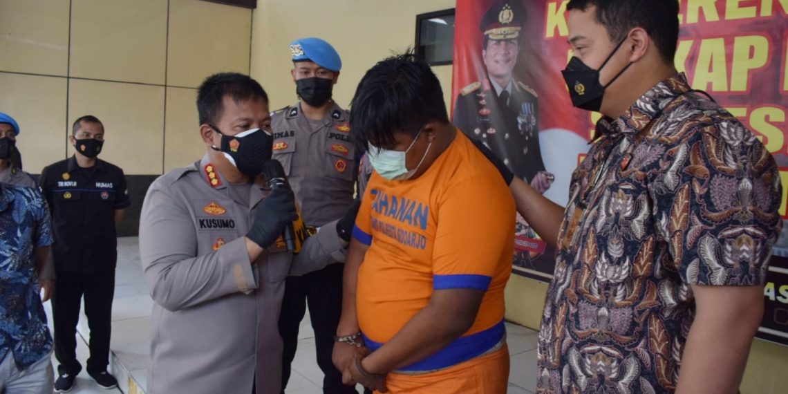 Polresta Sidoarjo Tangkap Residivis Polisi Gadungan Perampas HP